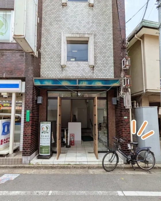 自転車は入り口の前にお願いします